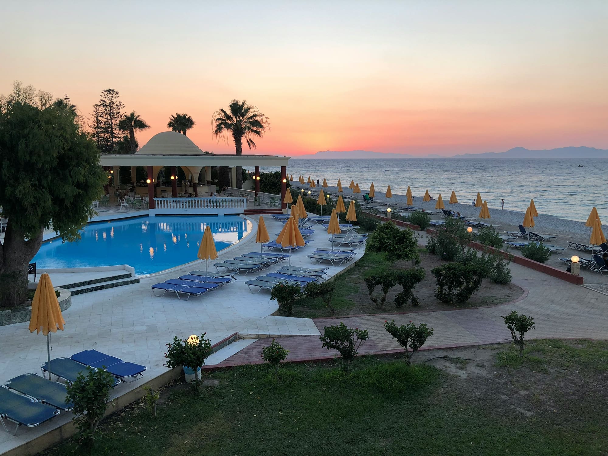 Alcohol-free hotel with a private pool: our verified selection
